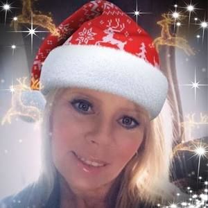 Meet your Posher, Ella